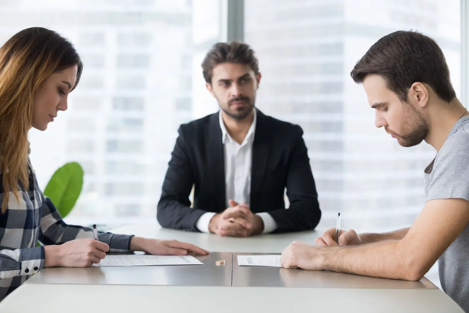 How EH Mediation Guides Couples Toward Fair and Balanced Outcomes Barrow-in-Furness